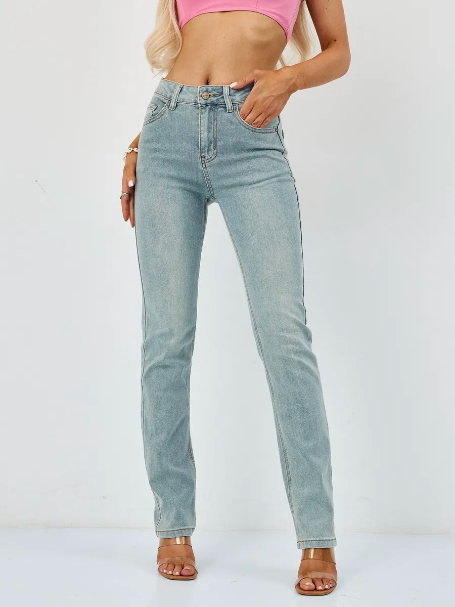 Women’s straight-leg jeans