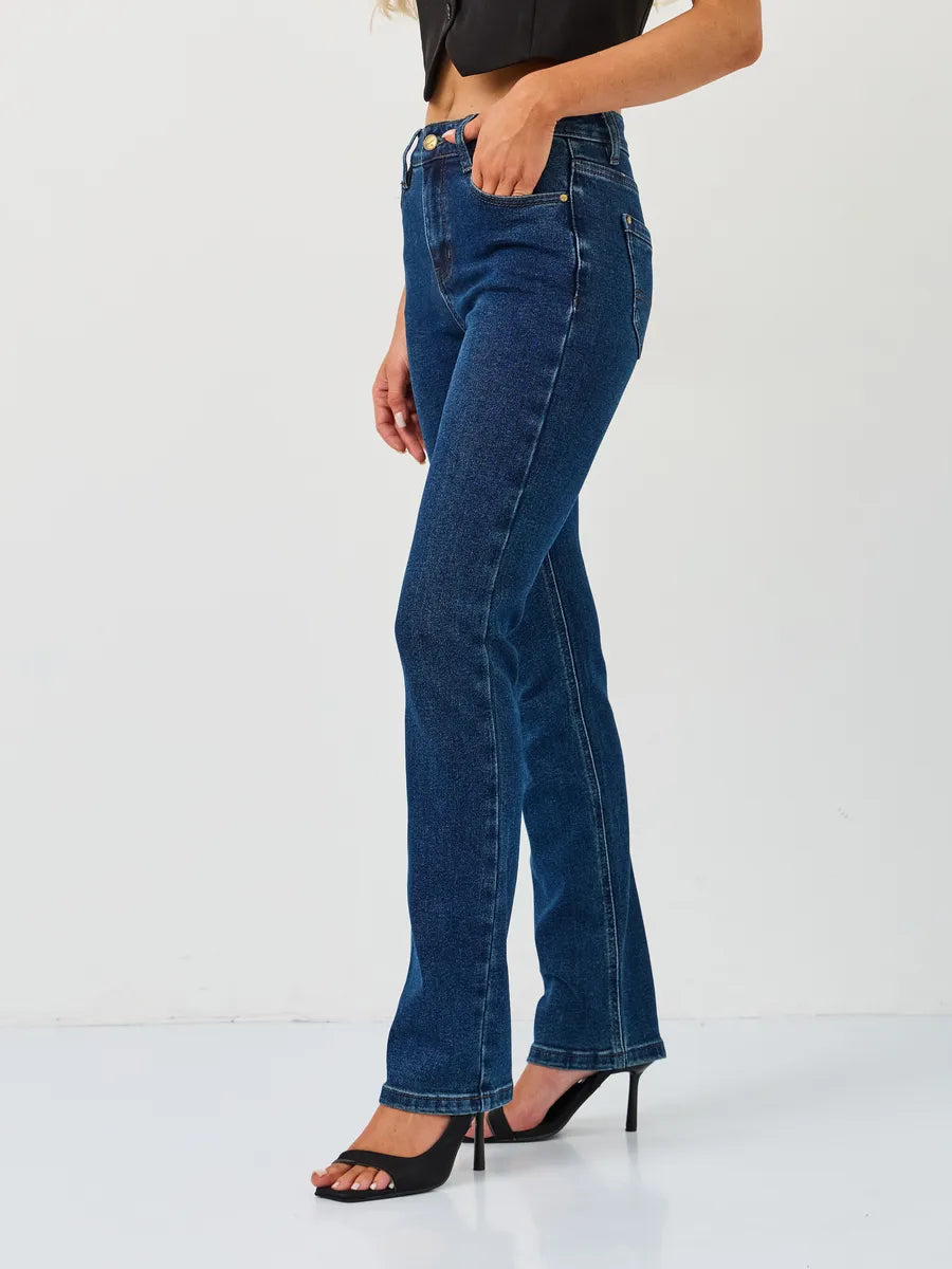 Women’s straight-leg jeans