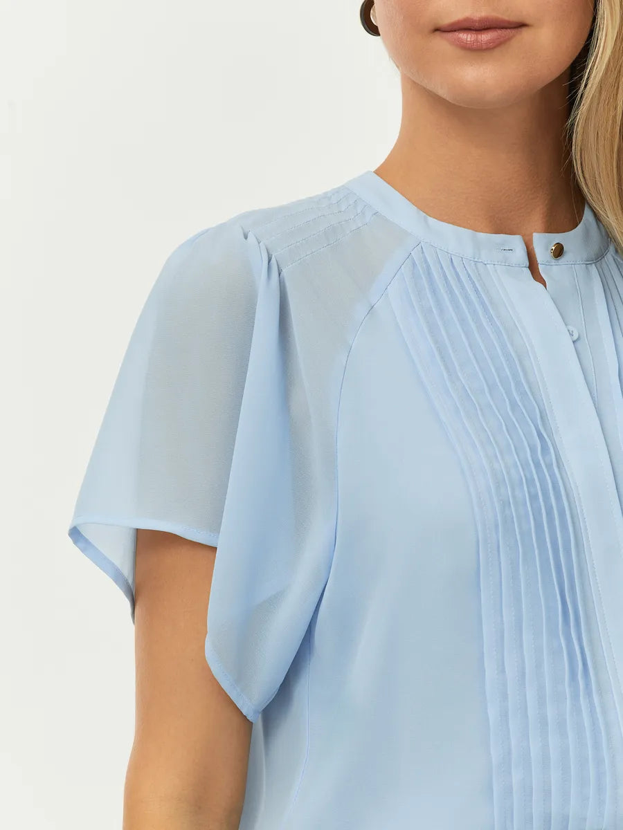 Women’s short-sleeve pleated blouse